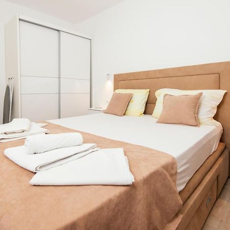 Villa Providenca Apartments Тиват Экстерьер фото