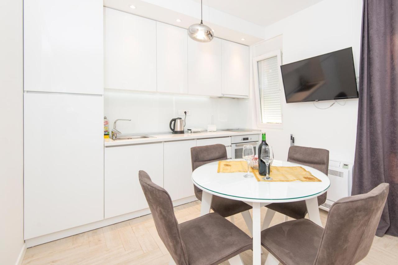 Villa Providenca Apartments Тиват Экстерьер фото